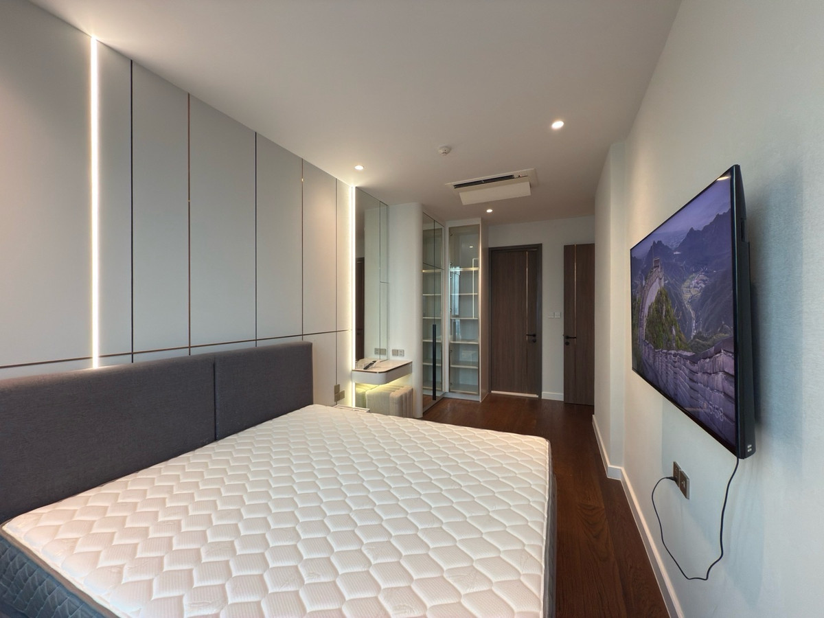 For RentCondoSathorn, Narathiwat : 2beds+Office room- Brand new - Lumpini Park just 10 min walk.