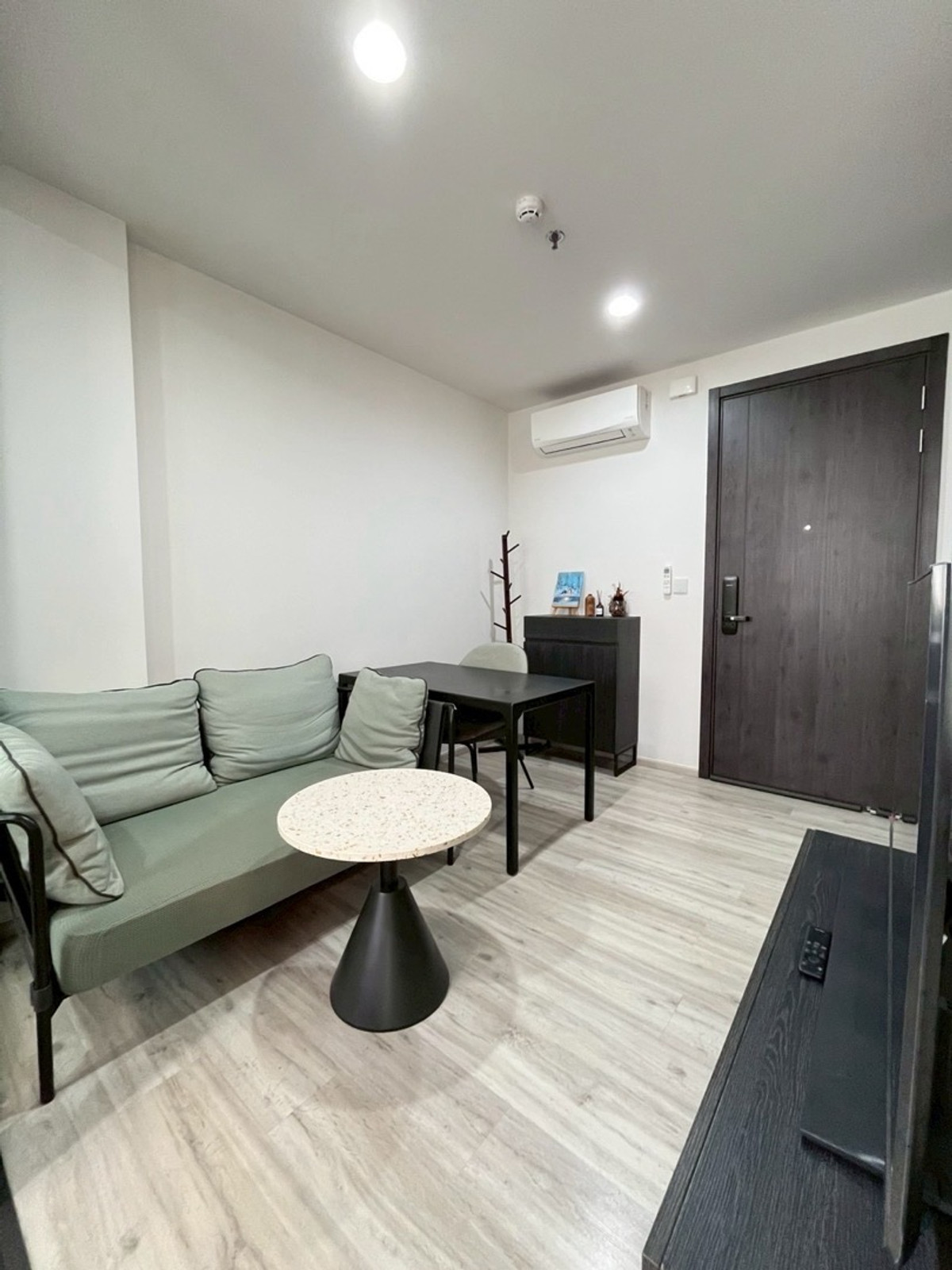 ให้เช่าคอนโดรัชดา ห้วยขวาง : ⭐️XT HUAYKWANG ⭐️For-Rent 
35sq.m 17K Pls call 084-9792464