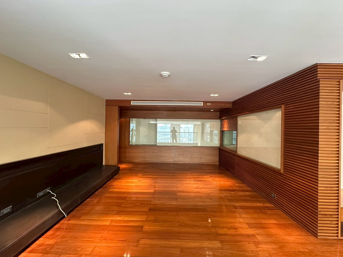 ขายคอนโดวิทยุ ชิดลม หลังสวน : ✨✨Super Luxury ขนาด 437 ตร.ม. ที่หายากใน Somkid Garden ใจกลางหลังสวน สำหรับชีวิตครอบครัวผู้บริหารในทำเลที่พรีเมียมที่สุดของกรุงเทพ