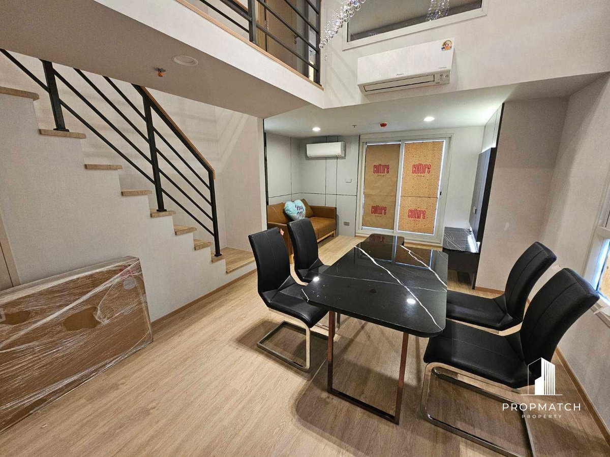 For RentCondoSiam Paragon ,Chulalongkorn,Samyan : New building, brand new room, CULTURE Chula, Duplex type, 2 bedrooms, 1 bathroom, rent only 60,000, large room 58 sqm. If interested, make an appointment to view at 064-6696546 Minnie, this number can be reached via Line.