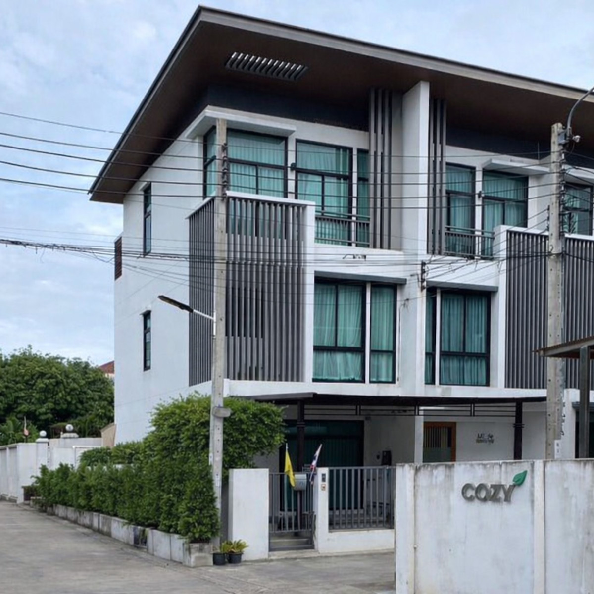 ให้เช่าโชคชัย4 ลาดพร้าว71 : #ให้เช่า ทาวน์โฮม 3ชั้น *หลังมุม Cozy by BNTD  โชคชัย 4 ซอย 30 ใกล้ร้านอาหาร คาเฟ่ ทำเลดีใจกลางลาดพร้าว เข้า–ออกได้หลายเส้นทาง (ลาดพร้าว / นาคนิวาส / เลียบด่วน)