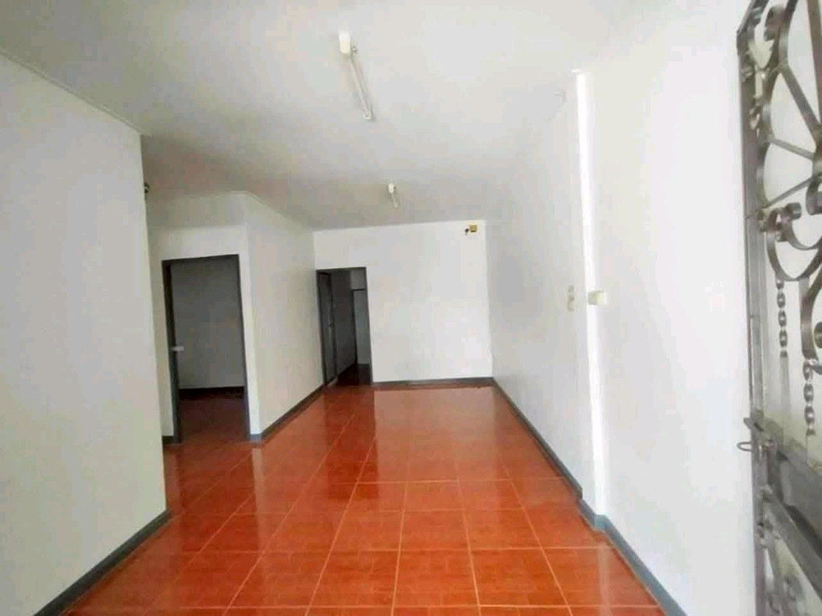 ให้เช่าบ้านพระราม 5 ราชพฤกษ์ บางกรวย : โครงการติดถนนบางกรวย–ไทรน้อย
บ้านชั้นเดียว หมู่บ้านบัวทองเคหะ