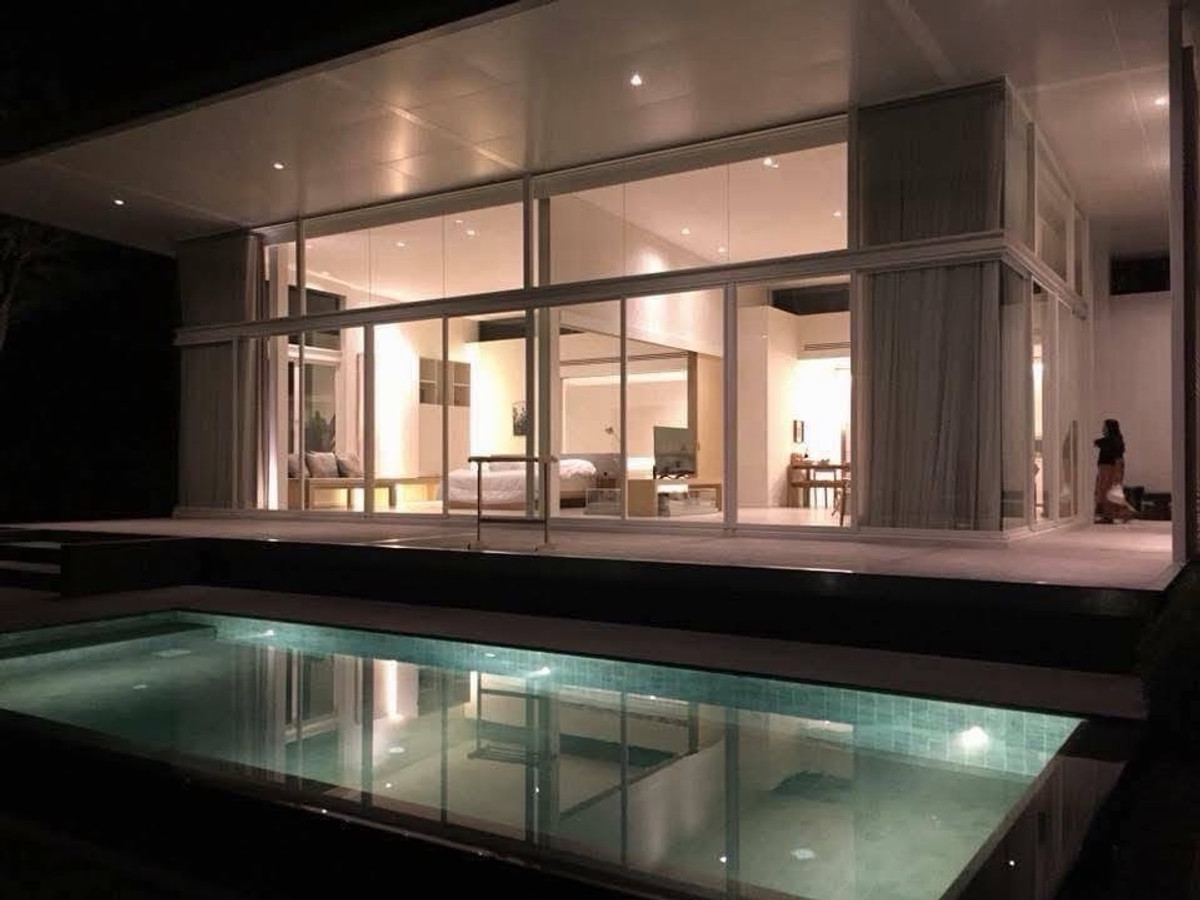 ขายบ้านปากช่อง เขาใหญ่ : ขายพูลวิลล่าเขาใหญ่ หมูสี วิวภูเขา บนที่ดิน 1,942 ตร.ว มี 2 หลัง พร้อมสิ่งปลูกสร้าง เหมาะอยู่อาศัยหรือทำธุรกิจ
