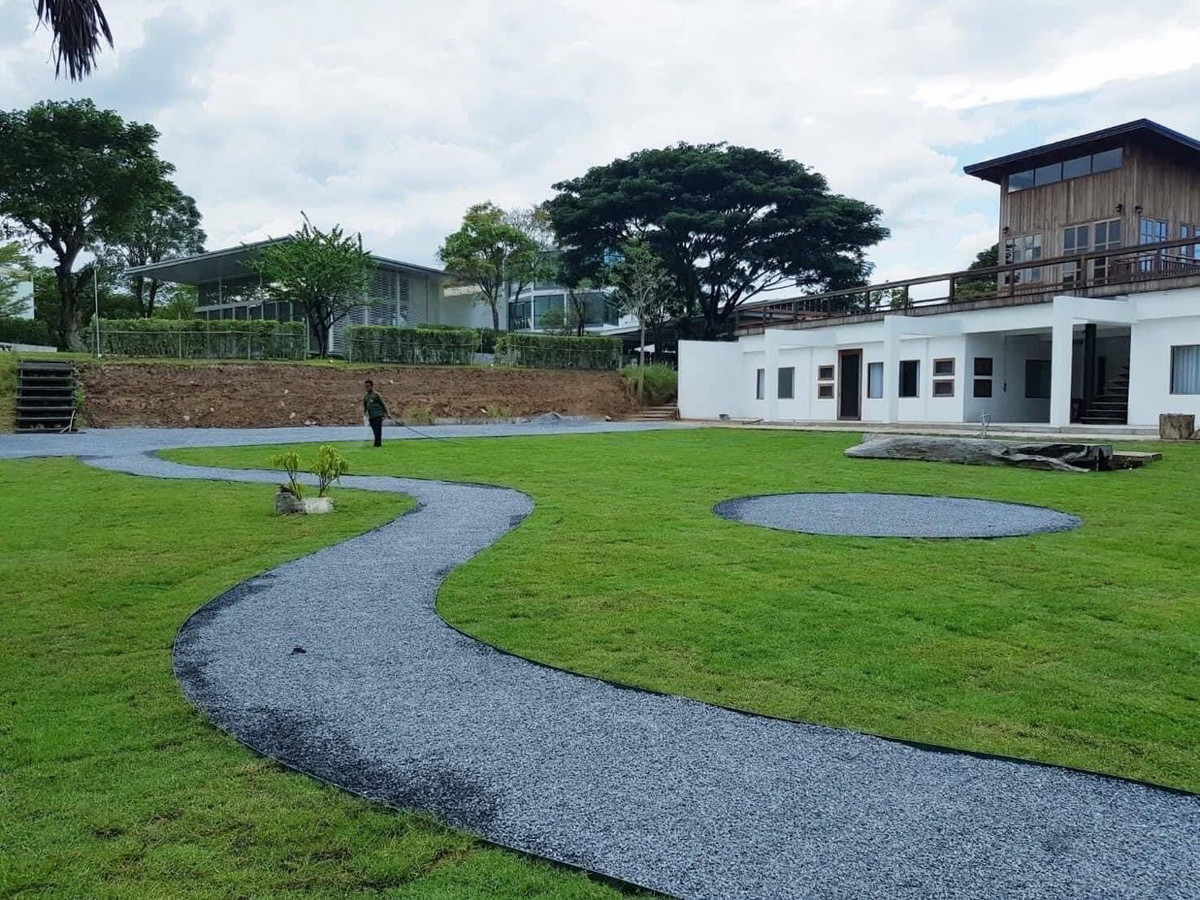 ขายบ้านปากช่อง เขาใหญ่ : ขายพูลวิลล่าเขาใหญ่ หมูสี วิวภูเขา บนที่ดิน 1,942 ตร.ว มี 2 หลัง พร้อมสิ่งปลูกสร้าง เหมาะอยู่อาศัยหรือทำธุรกิจ
