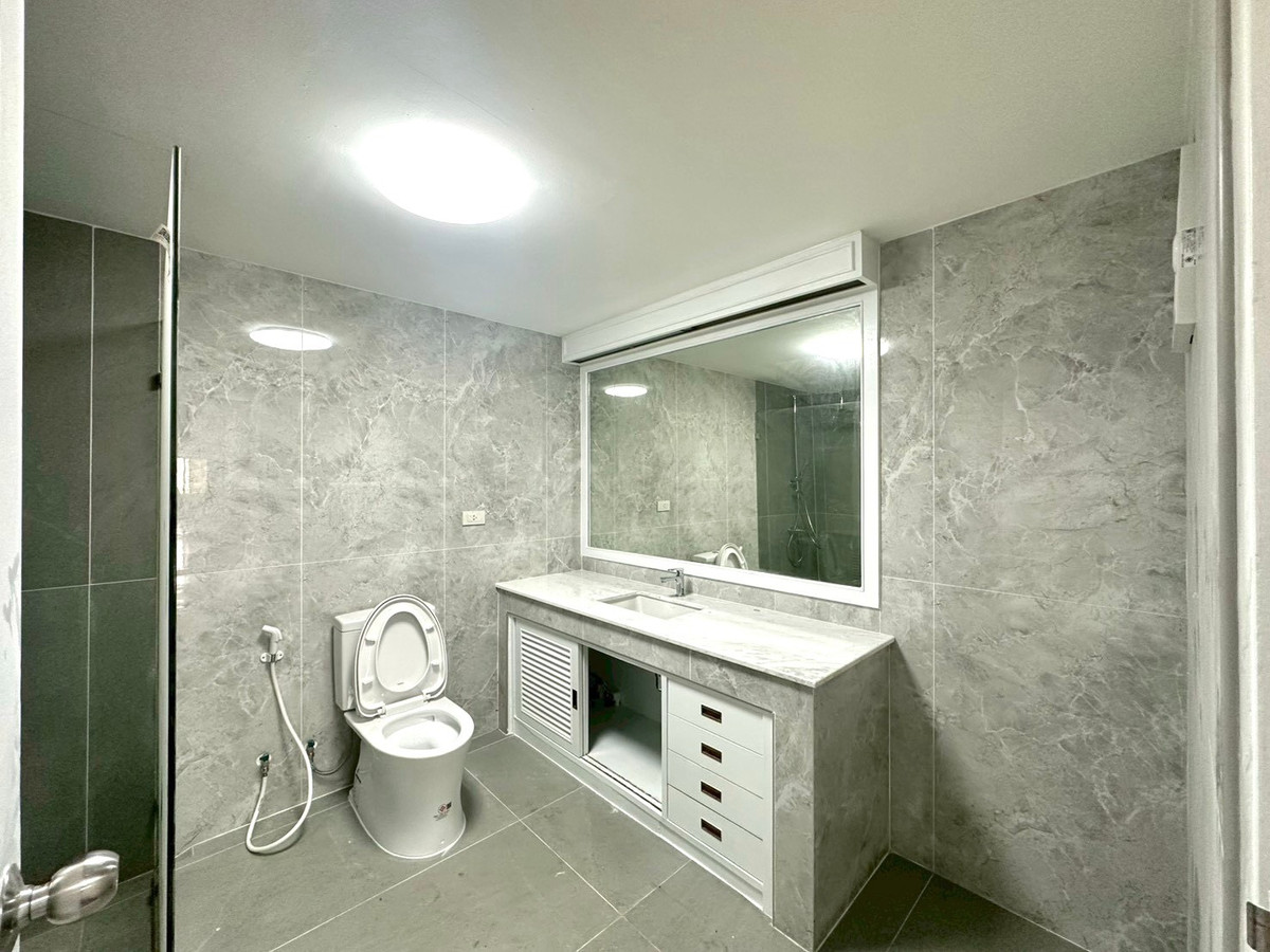 ให้เช่าคอนโดวิทยุ ชิดลม หลังสวน : ให้เช่าคอนโดเลี้ยงสัตว์ได้ 😼🐶ย่านหลังสวน 3ห้องนอน ขนาด 250ตรม. เฟอร์นิเจอร์ครบ ใกล้BTS ชิดลม, Central Chidlom, Central Embassy, centralwOrld พร้อมอยู่