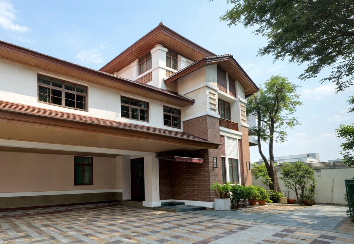 For RentHouseSukhumvit, Asoke, Thonglor : Corner detached house In the luxury project Ekkamai - Phra Khanong ** NO CO-AGENT **