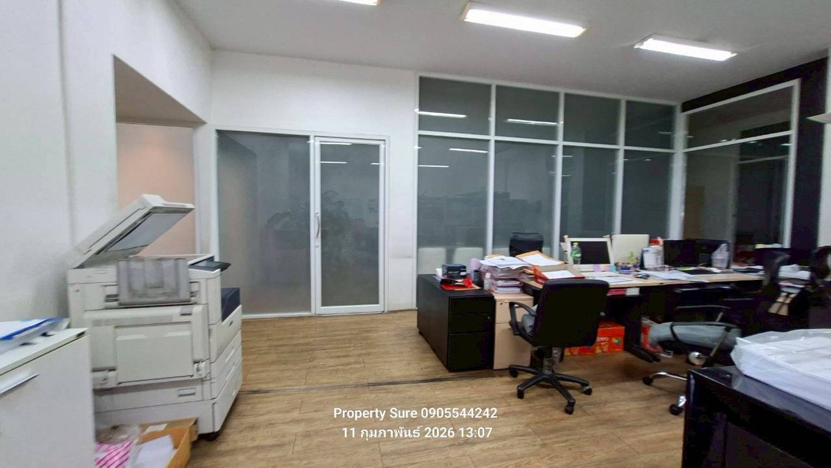 ให้เช่าโชว์รูมปทุมธานี รังสิต ธรรมศาสตร์ : Showroom For rent & Ready to move in ให้เช่าโชว์รูมรถยนต์พร้อมศูนย์บริการขนาดใหญ่ บนเนื้อที่ 2 ไร่   มุมโค้งพาโนราม่าบนทำเลที่ดีที่สุดใจกลางเมืองปทุมธานี โชว์รูมพร้อมดำเนินการได้ทันที มีห้องพ่นสีและซ่อมตัวถัง ศูนย์บริการขนาดใหญ่
