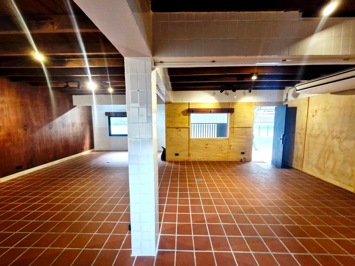 ให้เช่าทาวน์โฮมสุขุมวิท อโศก ทองหล่อ : (For Rent🔥) Commercial Townhome in Soi Ekkamai 12 | 250 SQM | Ideal for Home Office, Cafe, Spa, or Airbnb | Pet & Business Friendly 🐶🐱