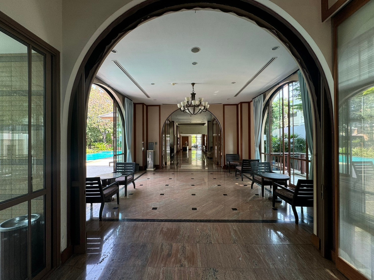 For RentHouseSukhumvit, Asoke, Thonglor : Corner detached house In the luxury project Ekkamai - Phra Khanong ** NO CO-AGENT **