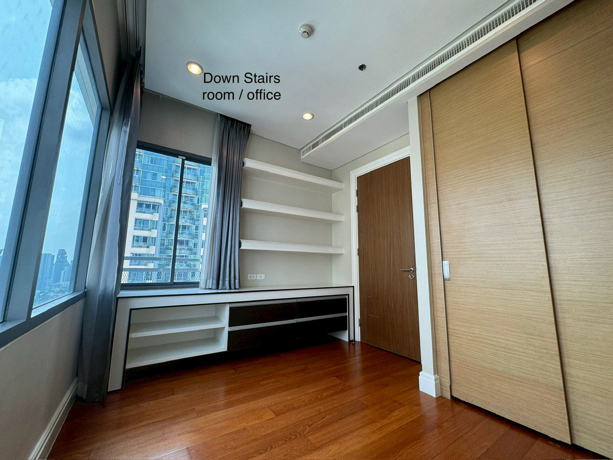 For RentCondoSukhumvit, Asoke, Thonglor : ✨ GT15953 | Condo Bright Sukhumvit 24, convenient travel, near BTS, there is a shuttle, beautiful room, fully furnished. Ready to move in!!