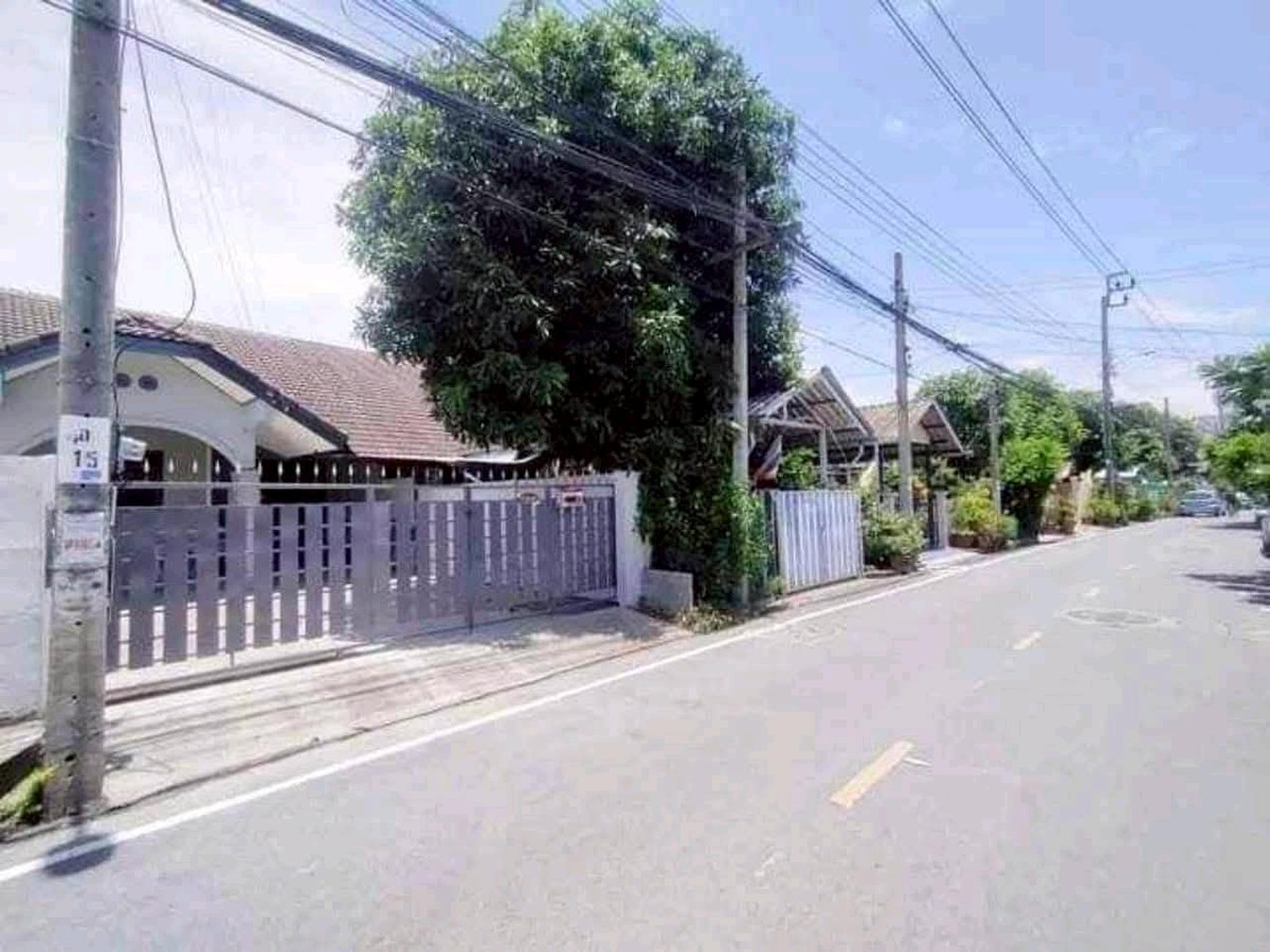 ให้เช่าบ้านพระราม 5 ราชพฤกษ์ บางกรวย : โครงการติดถนนบางกรวย–ไทรน้อย
บ้านชั้นเดียว หมู่บ้านบัวทองเคหะ