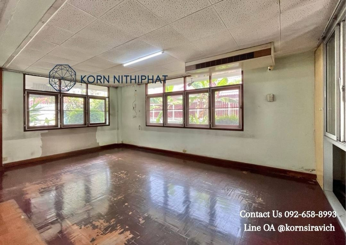 ให้เช่าร้านค้า/ตลาดนัดสุขุมวิท อโศก ทองหล่อ : สำหรับ เช่า บ้านเดี่ยว พร้อมพงษ์ สุขุมวิท เพื่อ ธุรกิจ มีที่จอดรถ | For Rent Stand Alone Single House Phrom Phong - Sukhumvit with Parking lots