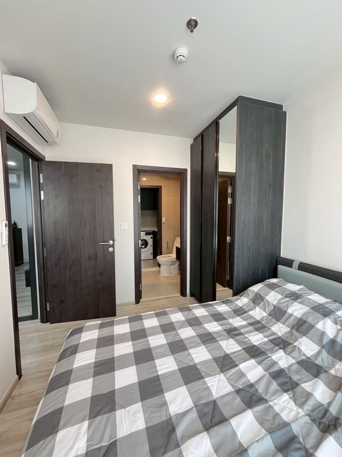 ให้เช่าคอนโดรัชดา ห้วยขวาง : ⭐️XT HUAYKWANG ⭐️For-Rent 
35sq.m 17K Pls call 084-9792464