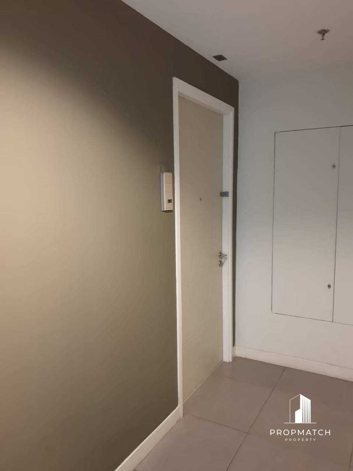 For SaleCondoSathorn, Narathiwat : ⚡️Centric Sathorn St. Louis, luxury condo in the heart of Sathorn⚡️40 Sq.m 🔥1 Bed 1 Bath🔥 5.15 Mb ⚡️Beautiful room, good price👑If interested, contact Putter 0928895628 Line: plustor_ss⚡️