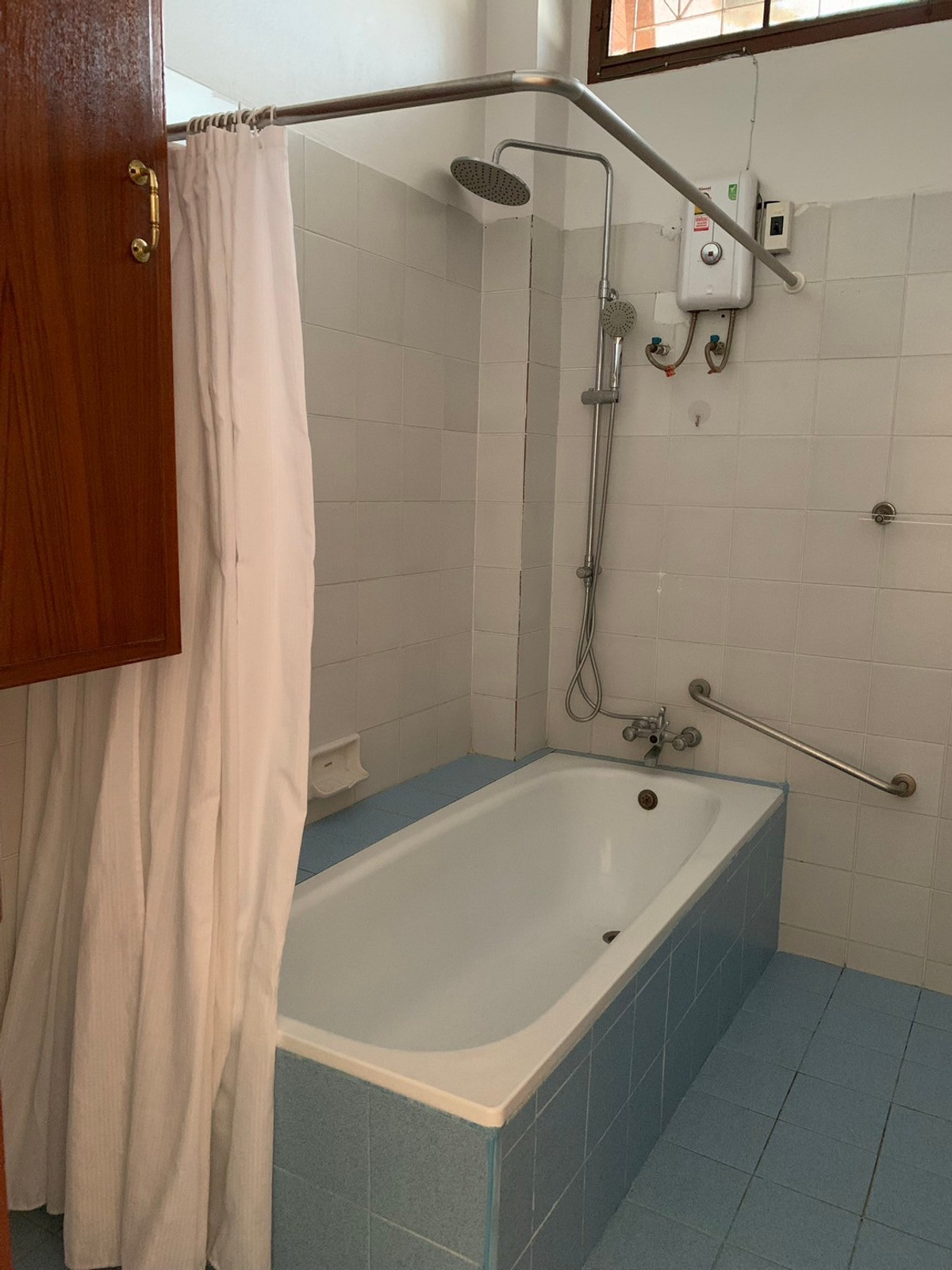 For RentHouseSukhumvit, Asoke, Thonglor : LTH14519- House FOR RENT in Soi Sukhumvit 70/3 | Size 400 sqm. | 100 sqw.| 2 beds | 2 baths|  Near BTS Bang Na | ONLY 50K/Month