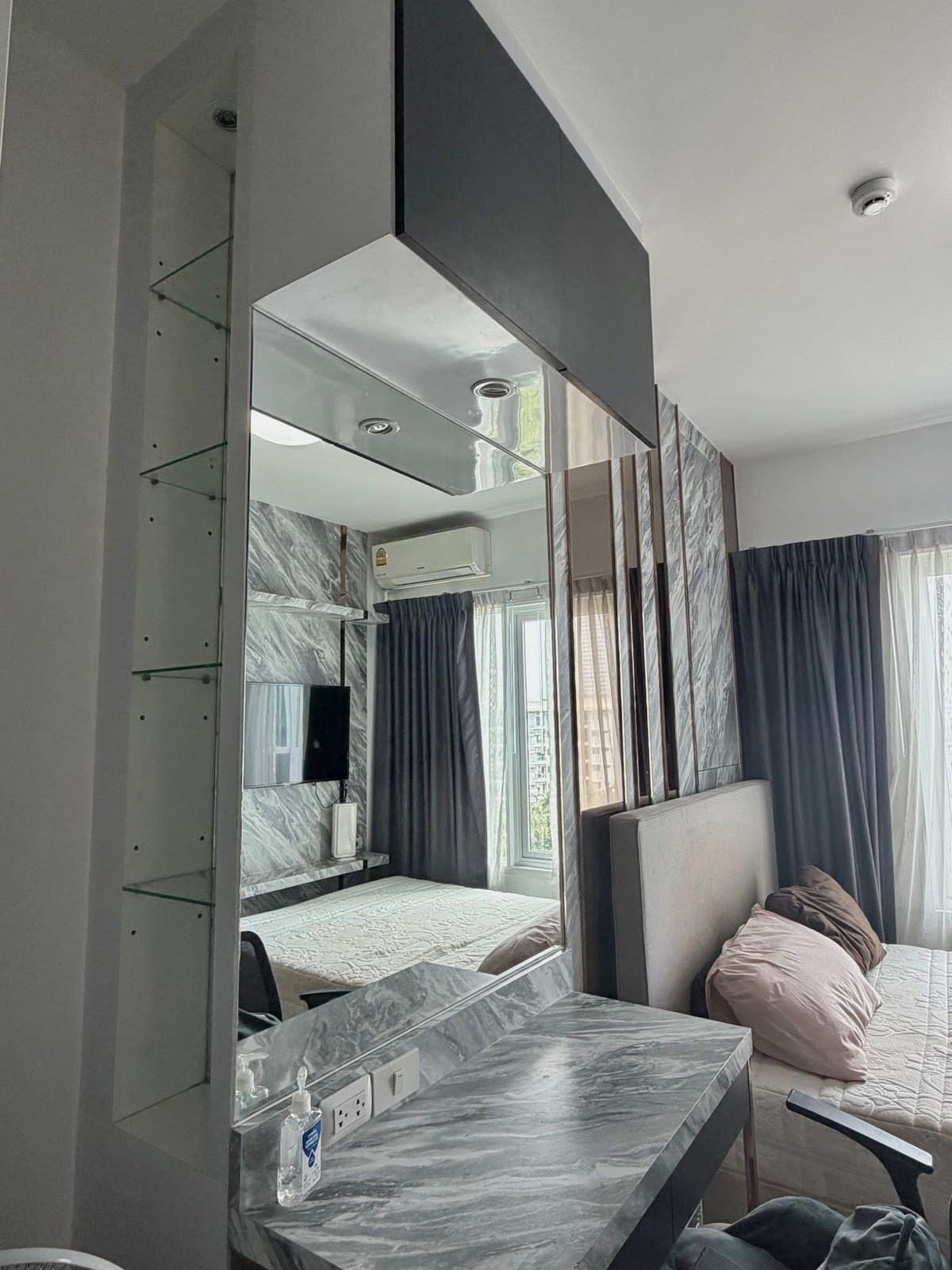 For RentCondoRatchadapisek, Huaikwang, Suttisan : For rent 📍 Chapter One Eco Ratchada - Huai Khwang 📍 Fully furnished with appliances. Near MRT Huai Khwang.