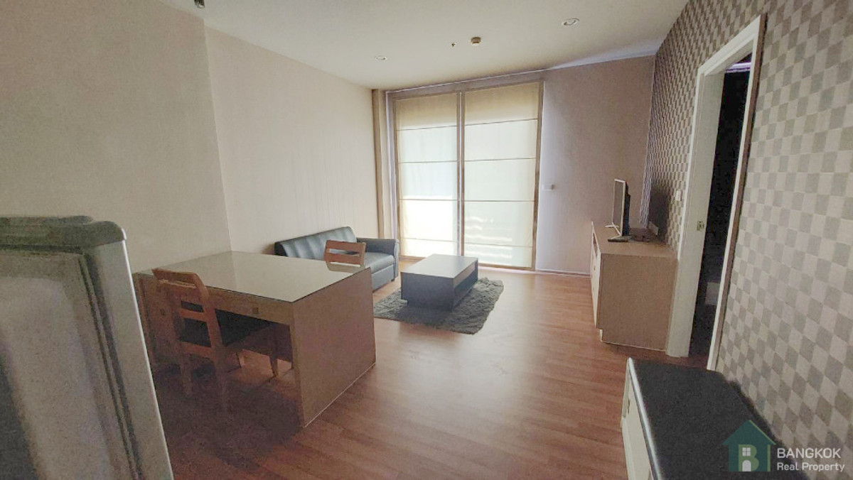 For RentCondoWongwianyai, Charoennakor : HIVE Sathorn | Spacious High Floor 1 Bed, just 1 mins walk Krung Thonburi BTS
