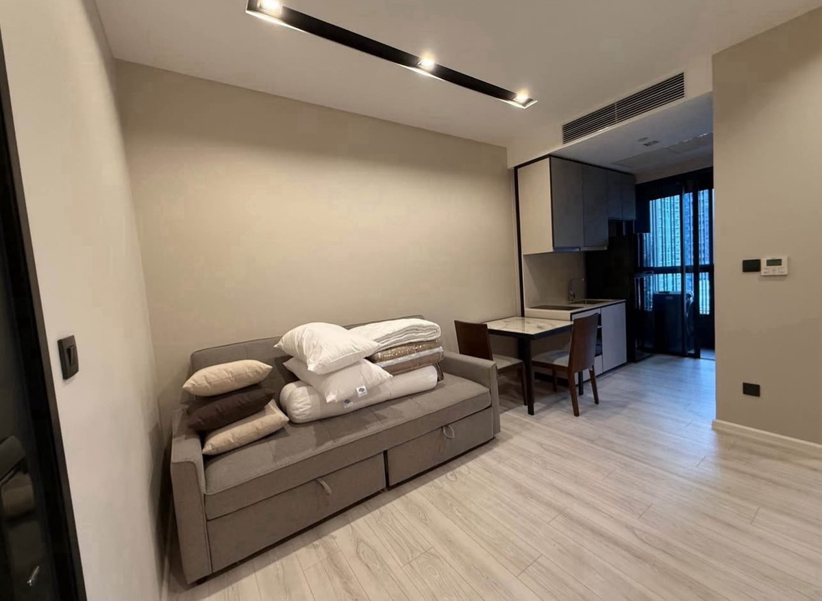 For RentCondoRatchathewi,Phayathai : New beautiful room for rent, The room phayathai, 17th floor, size 40 sq m, 1 bedroom, 1 bathroom, price 30,000 baht 🔥, near BTS Phayathai, ready to move in, negotiable.