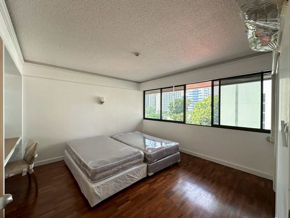 ให้เช่าคอนโดวิทยุ ชิดลม หลังสวน : ✨🏢ให้เช่าคอนโดย่านหลังสวน 2+1 ห้องนอน ขนาด 200ตรม. ห้องสวน เฟอร์นิเจอร์ครบ ระเบียงกว่าง ใกล้BTSราชดำริ, สวนลุมพินี พร้อมเข้าอยู่ 