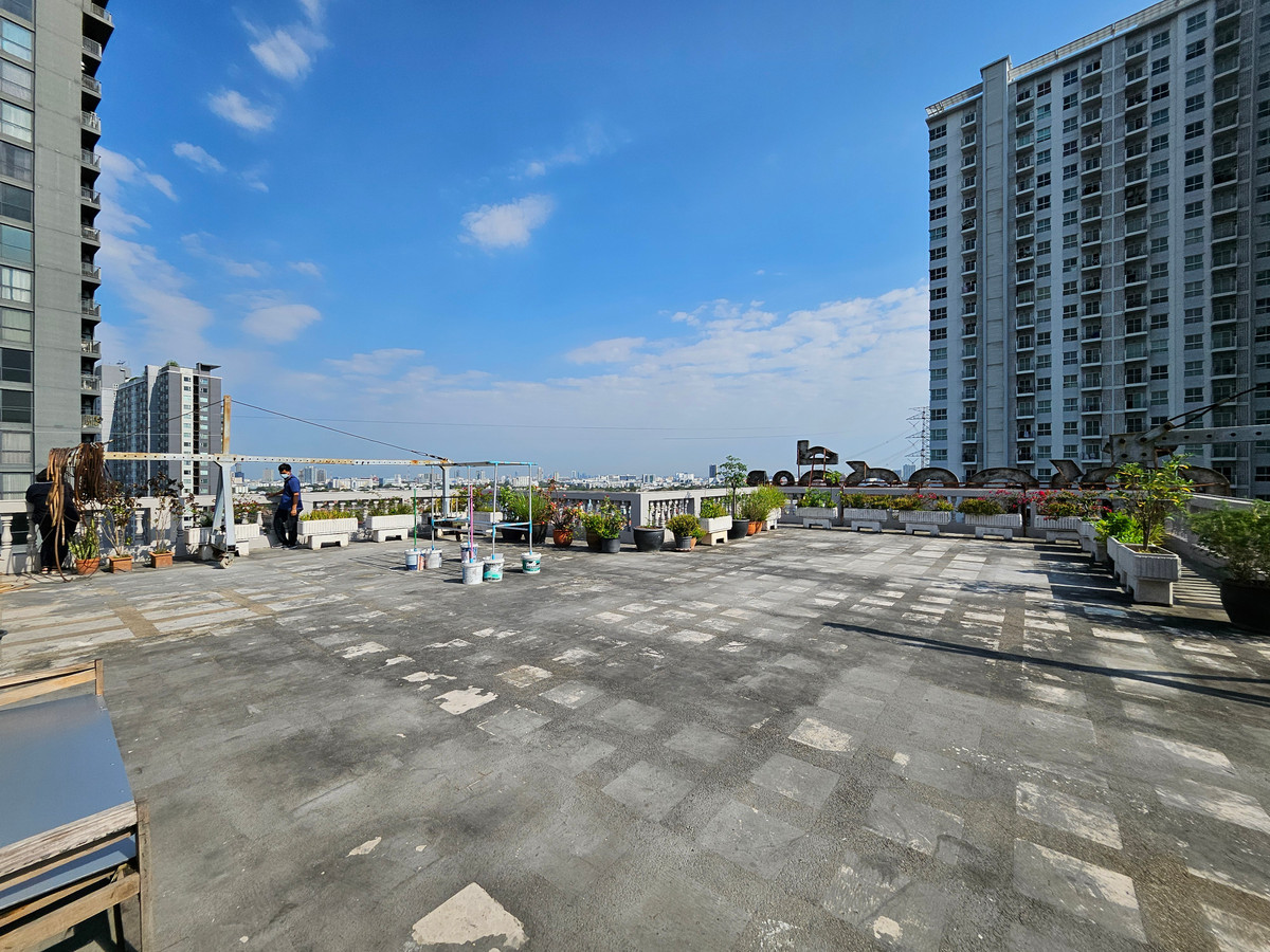 ขายสำนักงานบางซื่อ วงศ์สว่าง เตาปูน : ขายอาคารสำนักงาน 13 ชั้น ถนนวงศ์สว่าง บางซื่อ กรุงเทพฯ พื้นที่ใช้สอย 4,000 ตร.ม. ตรงข้ามบิ๊กซี วงศ์สว่าง ราคา 270,000,000 บาท