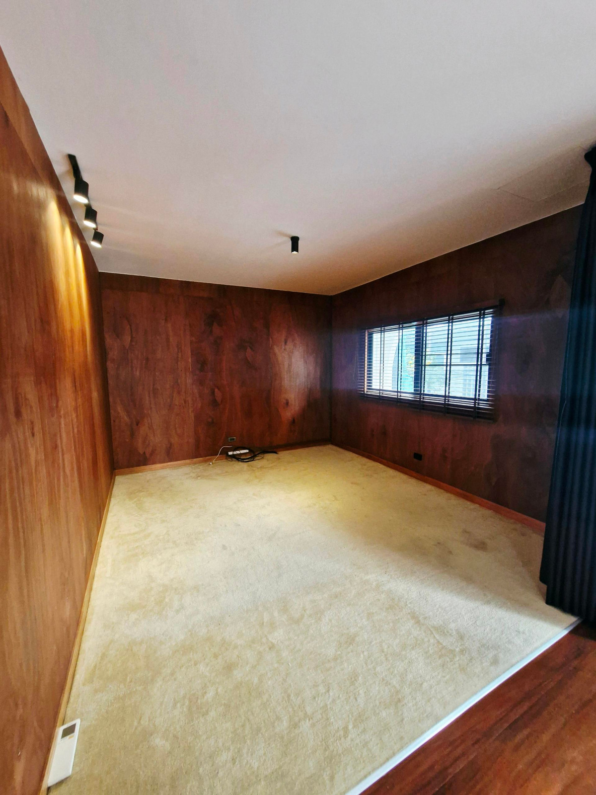 ให้เช่าทาวน์โฮมสุขุมวิท อโศก ทองหล่อ : (For Rent🔥) Commercial Townhome in Soi Ekkamai 12 | 250 SQM | Ideal for Home Office, Cafe, Spa, or Airbnb | Pet & Business Friendly 🐶🐱