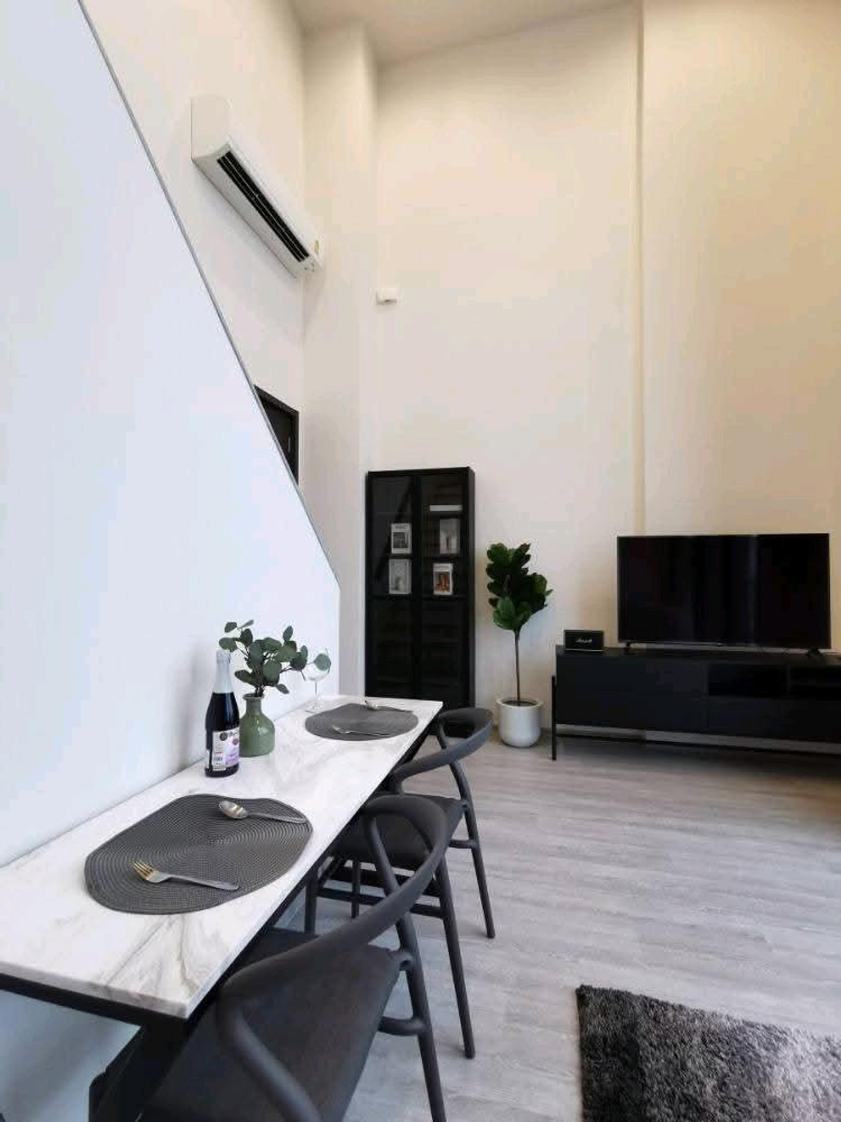 For RentCondoOnnut, Udomsuk : For rent The Line Sukhumvit 101
The largest room type of 1BR Duplex.
Near BTS Punnawithi