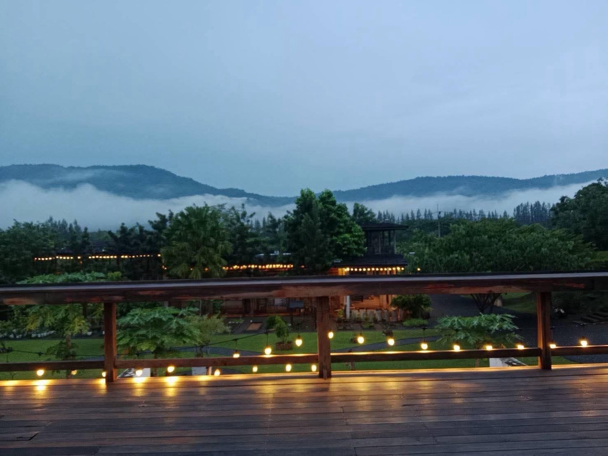 ขายบ้านปากช่อง เขาใหญ่ : ขายพูลวิลล่าเขาใหญ่ หมูสี วิวภูเขา บนที่ดิน 1,942 ตร.ว มี 2 หลัง พร้อมสิ่งปลูกสร้าง เหมาะอยู่อาศัยหรือทำธุรกิจ
