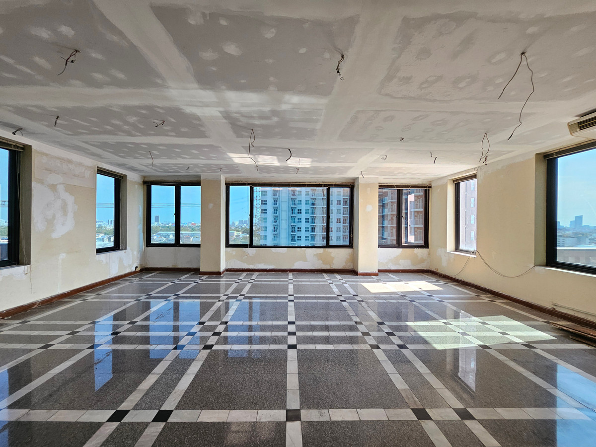 ขายสำนักงานบางซื่อ วงศ์สว่าง เตาปูน : ขายอาคารสำนักงาน 13 ชั้น ถนนวงศ์สว่าง บางซื่อ กรุงเทพฯ พื้นที่ใช้สอย 4,000 ตร.ม. ตรงข้ามบิ๊กซี วงศ์สว่าง ราคา 270,000,000 บาท