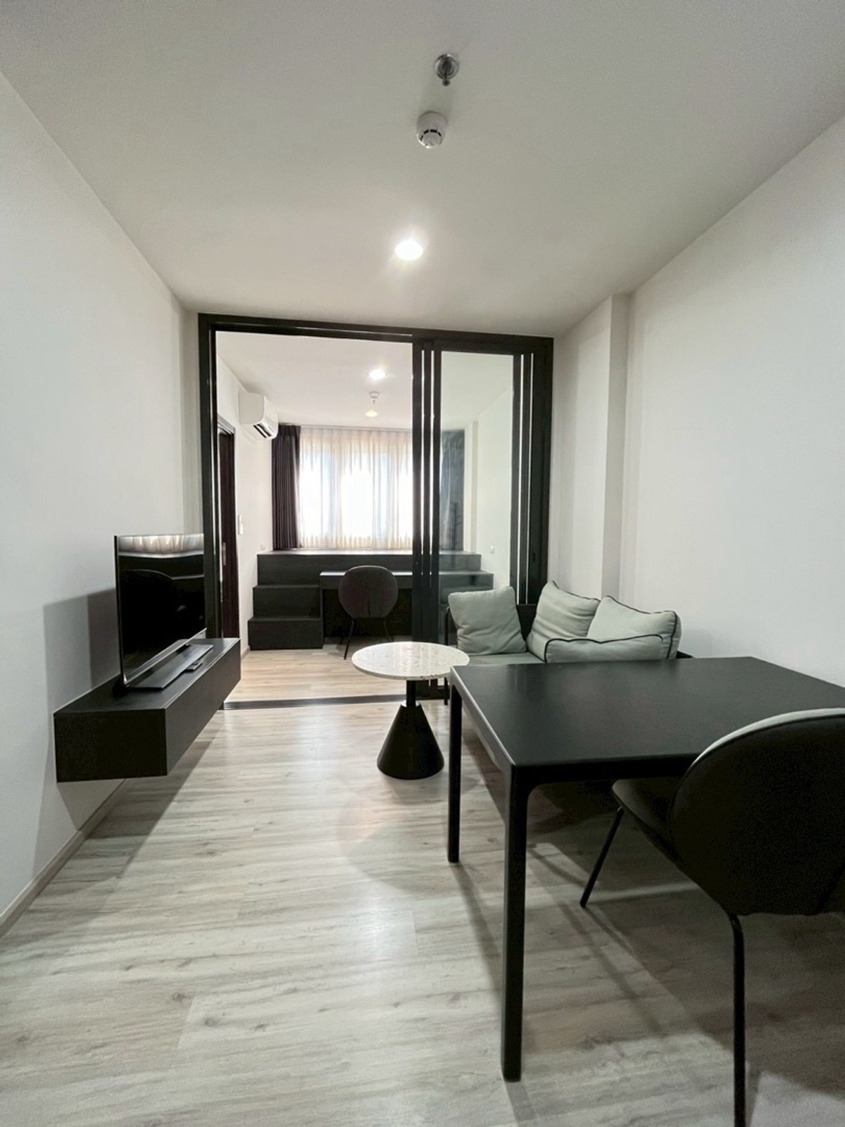 ให้เช่าคอนโดรัชดา ห้วยขวาง : ⭐️XT HUAYKWANG ⭐️For-Rent 
35sq.m 17K Pls call 084-9792464