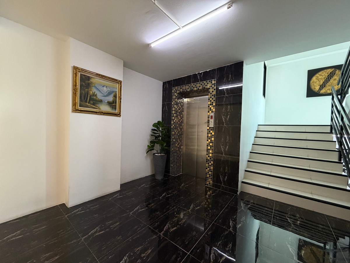 ขายกิจการโรงแรม & กิจการอพาร์ตเมนต์เกษตรศาสตร์ รัชโยธิน : ขายอพาร์ทเมนท์ ลาดพร้าววังหิน ใกล้ BTS ภาวนา 8 ชั้น 60 ห้อง ราคา 80 ล้านบาท