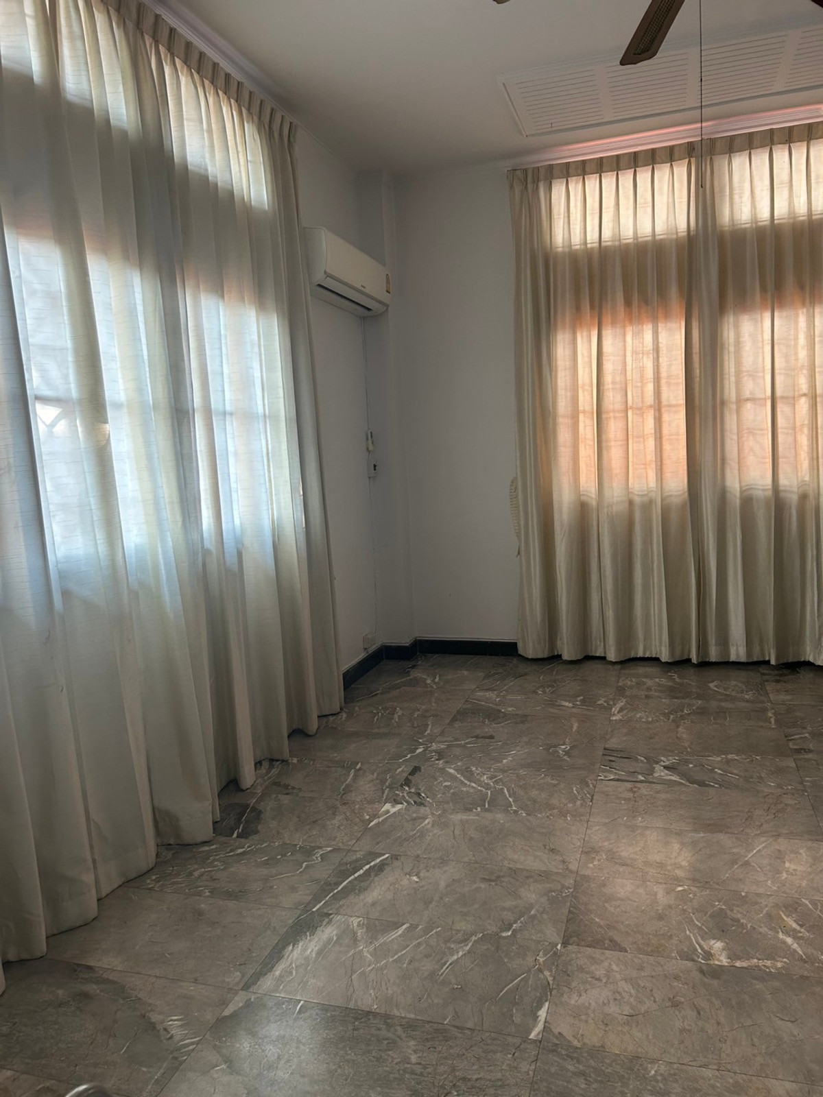 For RentHouseSukhumvit, Asoke, Thonglor : LTH14519- House FOR RENT in Soi Sukhumvit 70/3 | Size 400 sqm. | 100 sqw.| 2 beds | 2 baths|  Near BTS Bang Na | ONLY 50K/Month