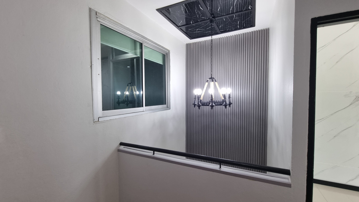 For RentTownhomeSukhumvit, Asoke, Thonglor : (BTS Thonglor, Pet Friendly) Newly Renovated Townhome for Rent – 800 meters to BTS Thong Lo