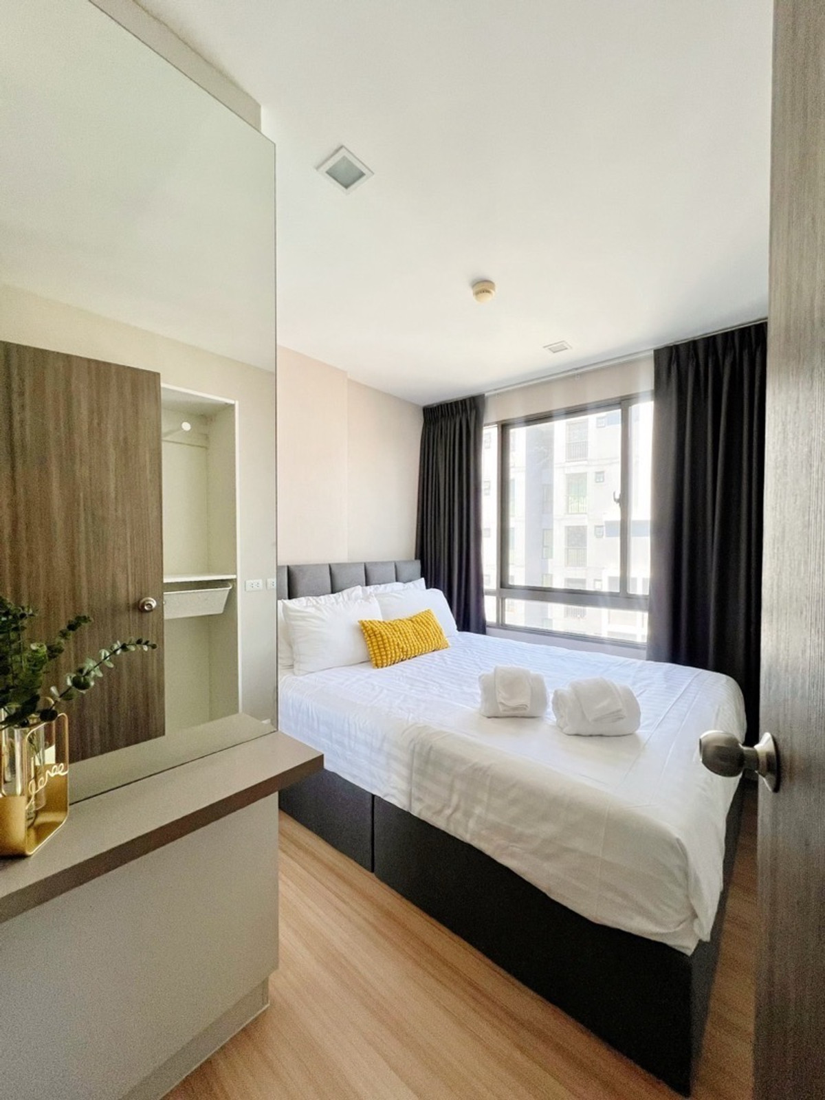 For SaleCondoRatchadapisek, Huaikwang, Suttisan : Mertro Luxe Ratchada ready for sale, beautifully decorated, price 3.59 million baht. If interested, call: 0946242014 Nui.