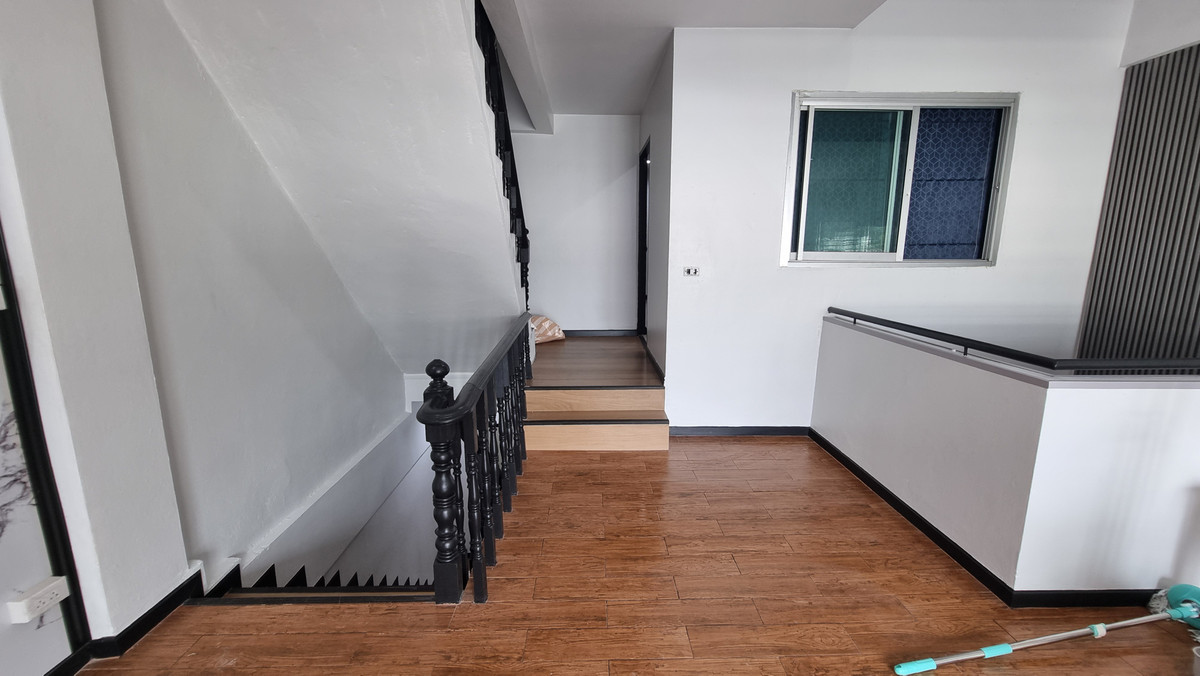 For RentTownhomeSukhumvit, Asoke, Thonglor : (BTS Thonglor, Pet Friendly) Newly Renovated Townhome for Rent – 800 meters to BTS Thong Lo