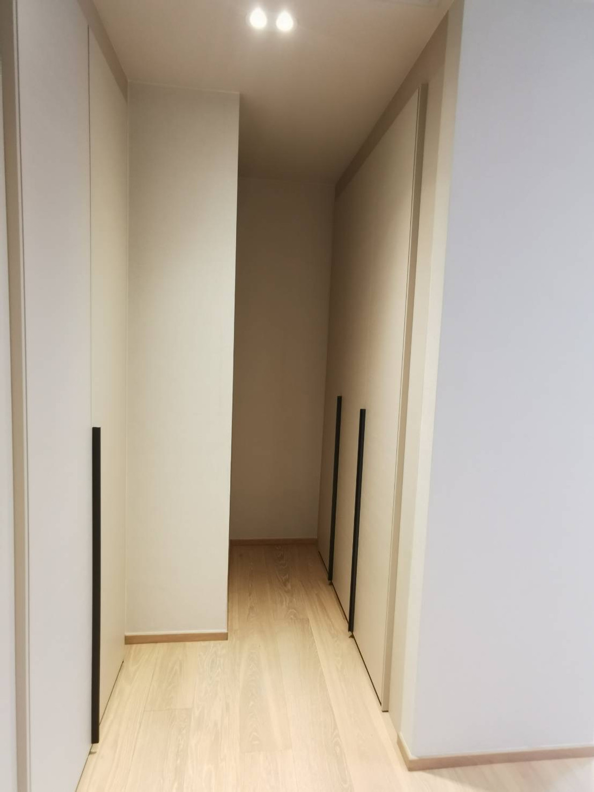 For SaleCondoWitthayu, Chidlom, Langsuan, Ploenchit : Tonson One Residence Penthouse: 3bed 3bath + maid 254.12sqm 158,000,000 Am: 0656199198