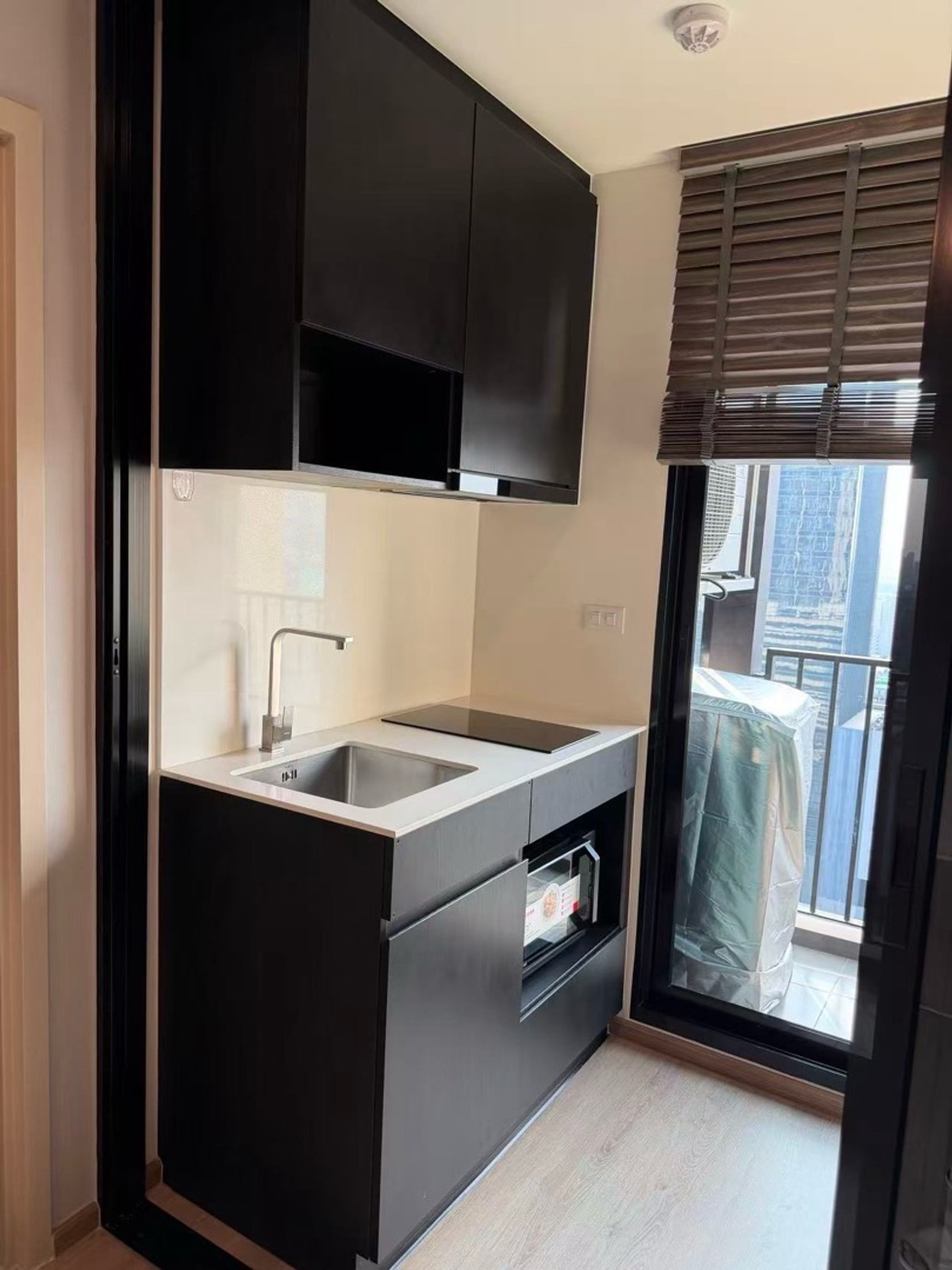 ให้เช่าคอนโดพระราม 9 เพชรบุรีตัดใหม่ RCA : ให้เช่า Nue District R9 ราคา 23,000 บาท [MPr260217]