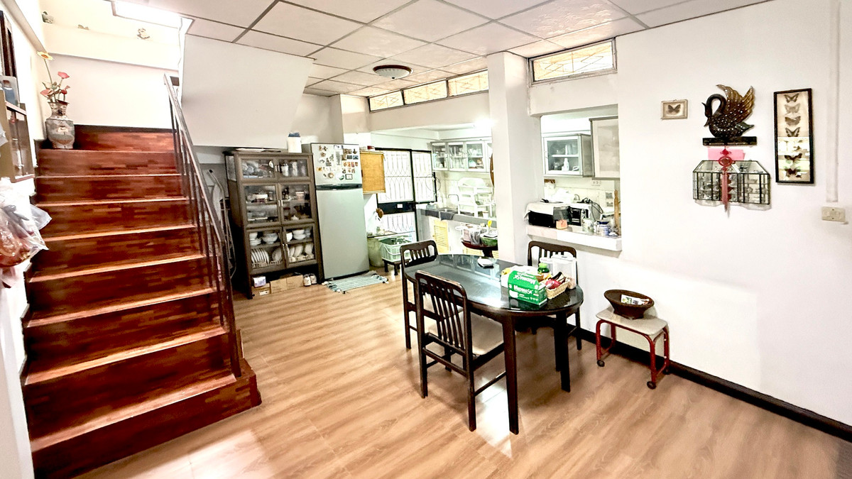 ขายทาวน์โฮมลาดพร้าว101 แฮปปี้แลนด์ : ทาวน์เฮาส์ ประชากรไทย ลาดพร้าว 93 / 4 ห้องนอน (ขาย), Townhouse Thai Population Ladprao 93 (FOR SALE) FAHS034