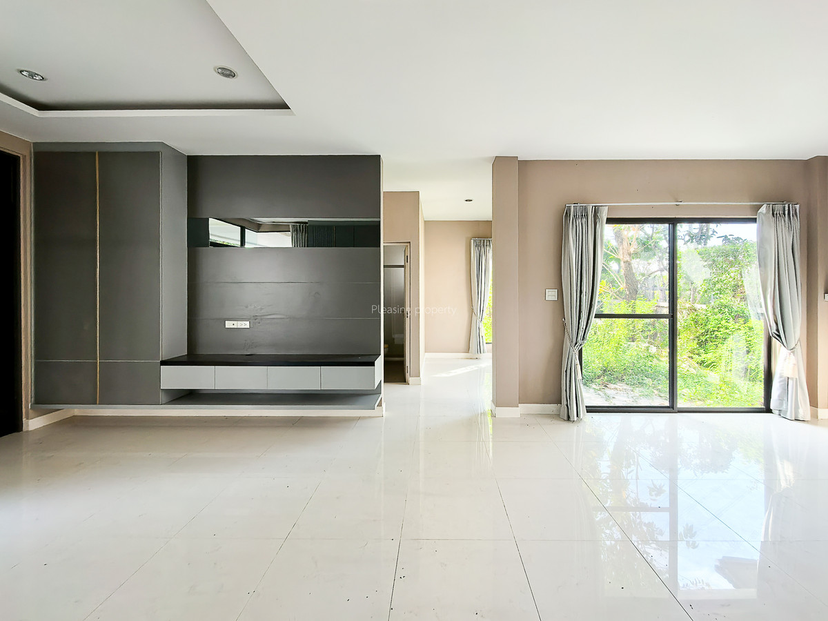 ขายบ้านลาดกระบัง สุวรรณภูมิ : บ้านเดี่ยว ร่มรื่น ใกล้อ่อนนุช จอดรถได้ 6 คัน