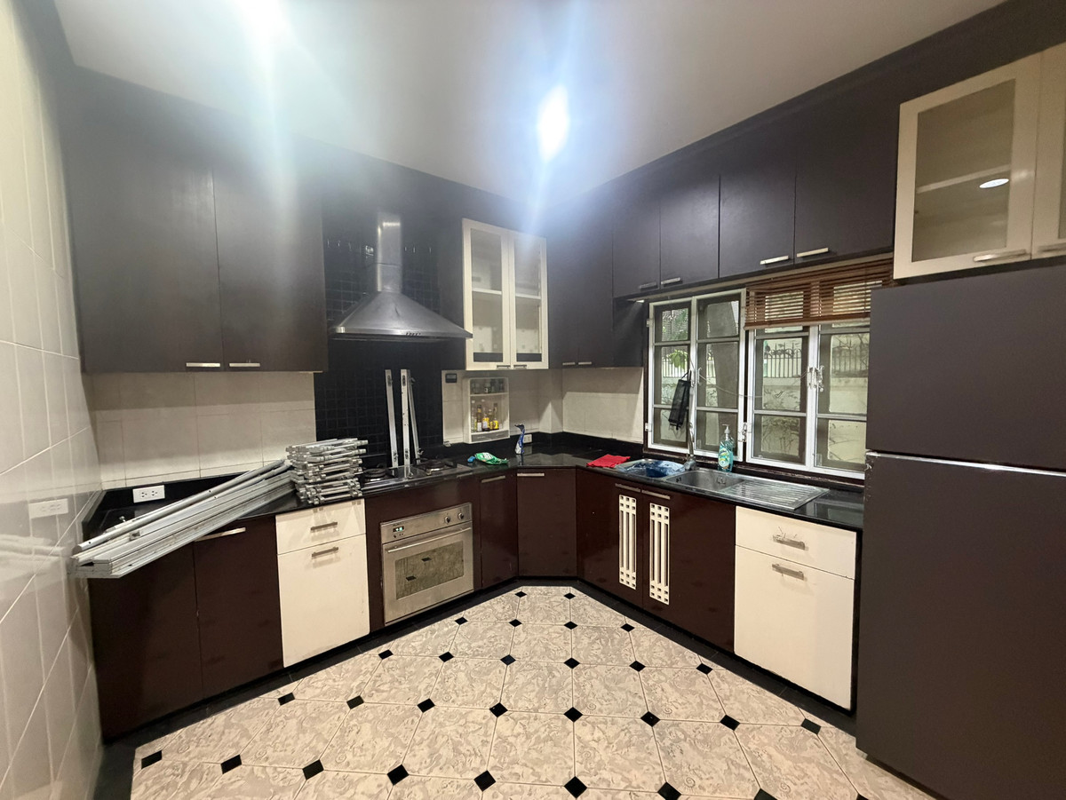 ให้เช่าบ้านสุขุมวิท อโศก ทองหล่อ : ให้เช่าบ้านใหญ่ ใกล้เอกมัย ทองหล่อ เลี้ยงสัตว์ขนาดเล็กได้ ในซอยปรีดีพนมยงค์ 25  	