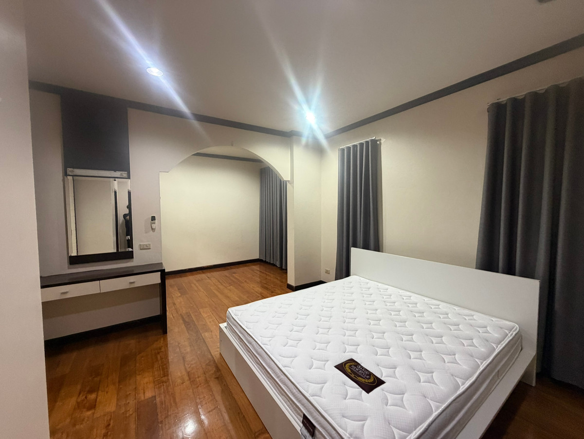 ให้เช่าบ้านสุขุมวิท อโศก ทองหล่อ : ให้เช่าบ้านใหญ่ ใกล้เอกมัย ทองหล่อ เลี้ยงสัตว์ขนาดเล็กได้ ในซอยปรีดีพนมยงค์ 25  	