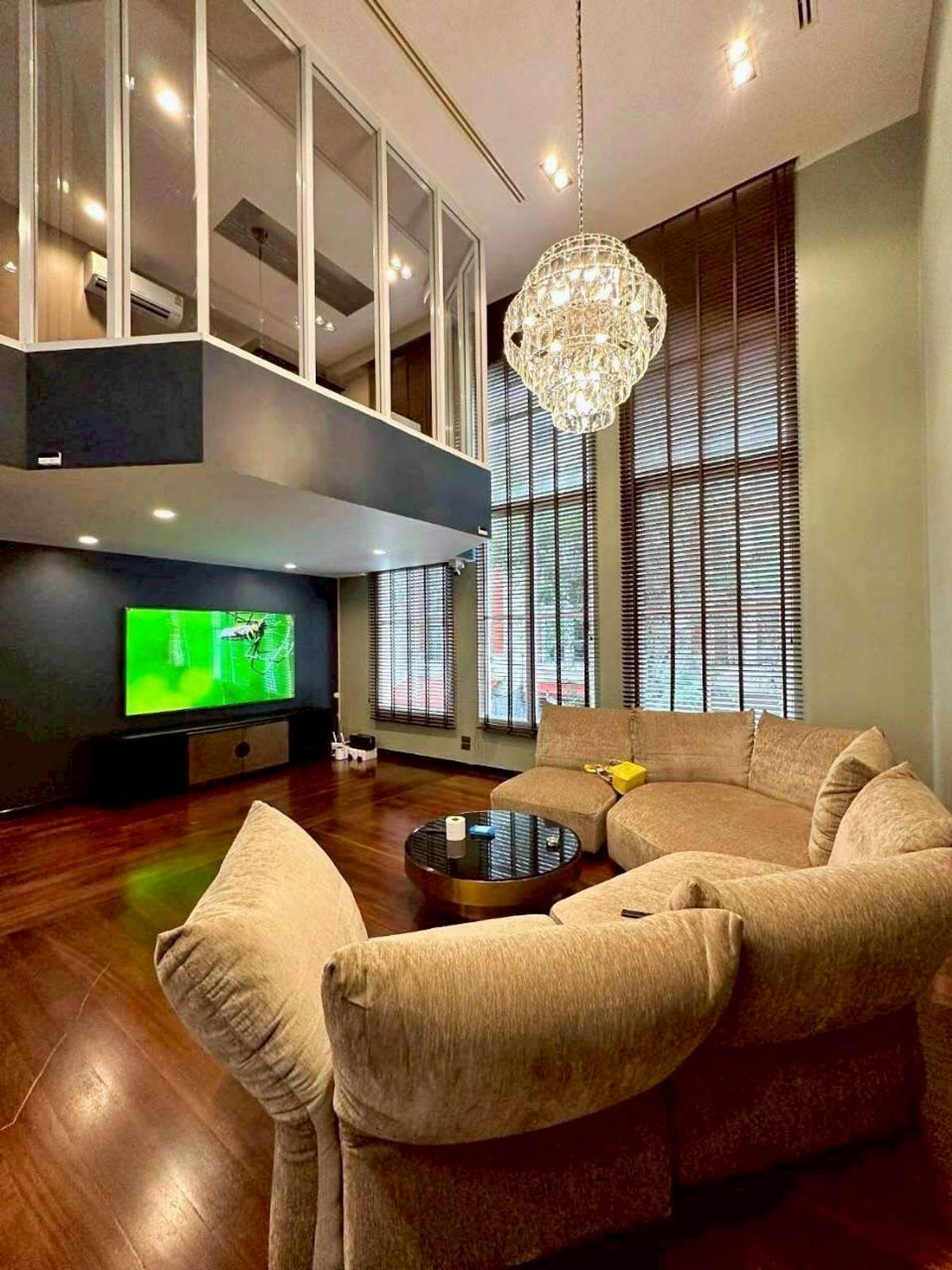 For SaleTownhomeSukhumvit, Asoke, Thonglor : For sale‼️ Baan Klang Krung Thonglor project, 4 floors, 26 sq m, in the heart of Thonglor, Newly Renovated, Khlong Tan Nuea Subdistrict, Watthana District, Bangkok, price 50,000,000 baht.
