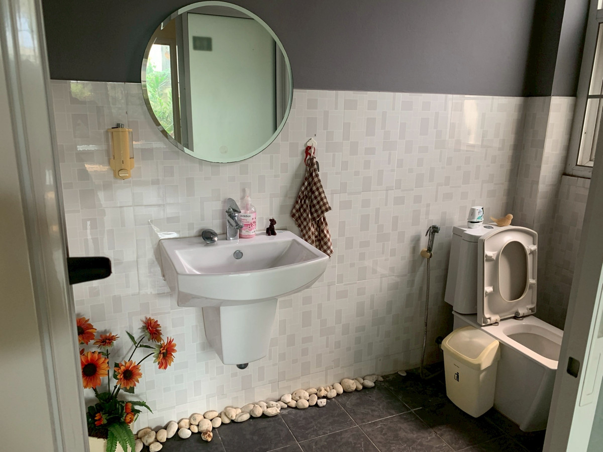 ขายที่ดินวิภาวดี ดอนเมือง หลักสี่ : 95728 - ขายที่ดิน พร้อมสิ่งปลูกสร้างเป็นเรือนรับรอง เนื้อที่ 103ตารางวา ในซอยแจ้งวัฒนะ 10 แยก 9-1-15 ทำเลดี เนื้อที่เยอะ เหมาะแก่การทำบ้านพักอาศัย