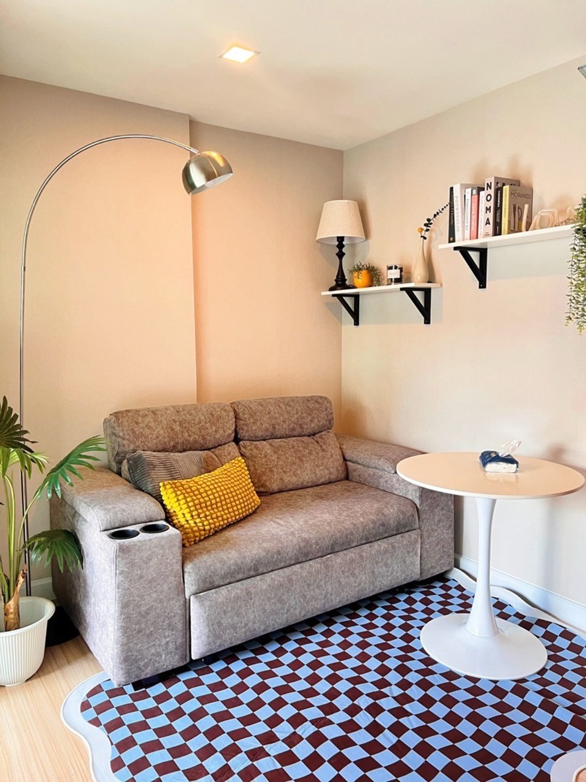 For SaleCondoRatchadapisek, Huaikwang, Suttisan : Mertro Luxe Ratchada ready for sale, beautifully decorated, price 3.59 million baht. If interested, call: 0946242014 Nui.