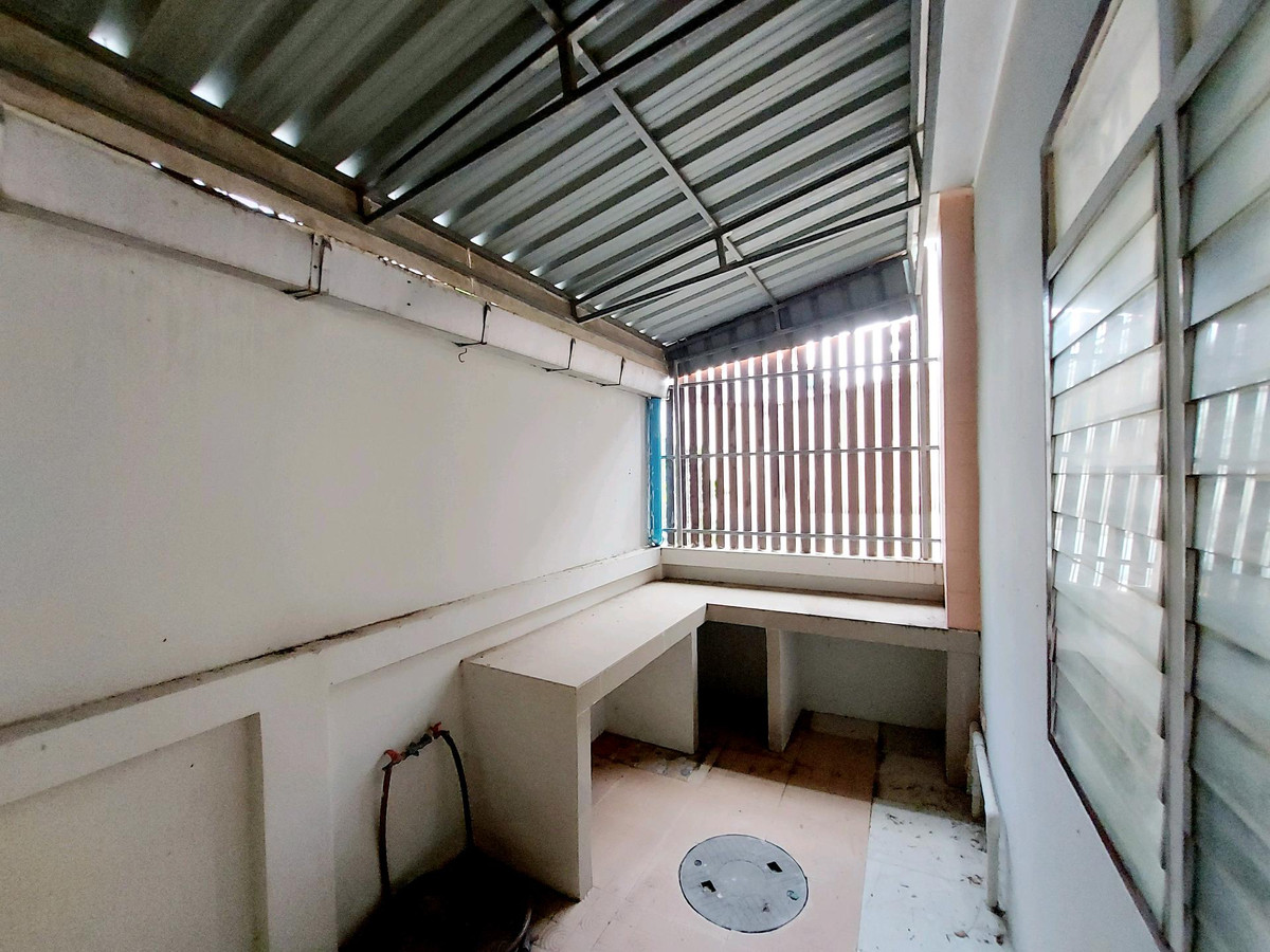 For SaleTownhomeNakhon Pathom : Corner townhouse for sale Pruksaphan Village, Lam Phaya, Nakhon Pathom, 20 sq m, 2 bedrooms, 2 bathrooms, near Central Nakhon Pathom, only 1.49 million baht.