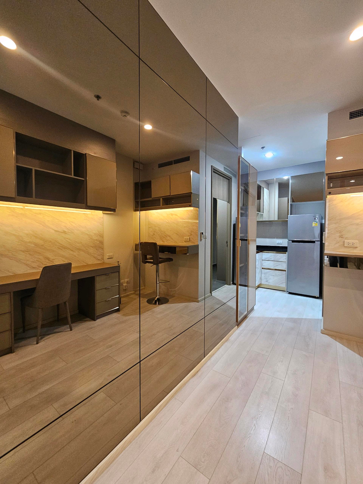 ให้เช่าคอนโดวิทยุ ชิดลม หลังสวน : 🔥ให้เช่า🔥 Noble เพลินจิต 1 ห้องนอน 45ตรม. พร้อมเข้าอยู่!