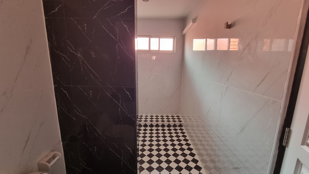 For RentTownhomeSukhumvit, Asoke, Thonglor : (BTS Thonglor, Pet Friendly) Newly Renovated Townhome for Rent – 800 meters to BTS Thong Lo