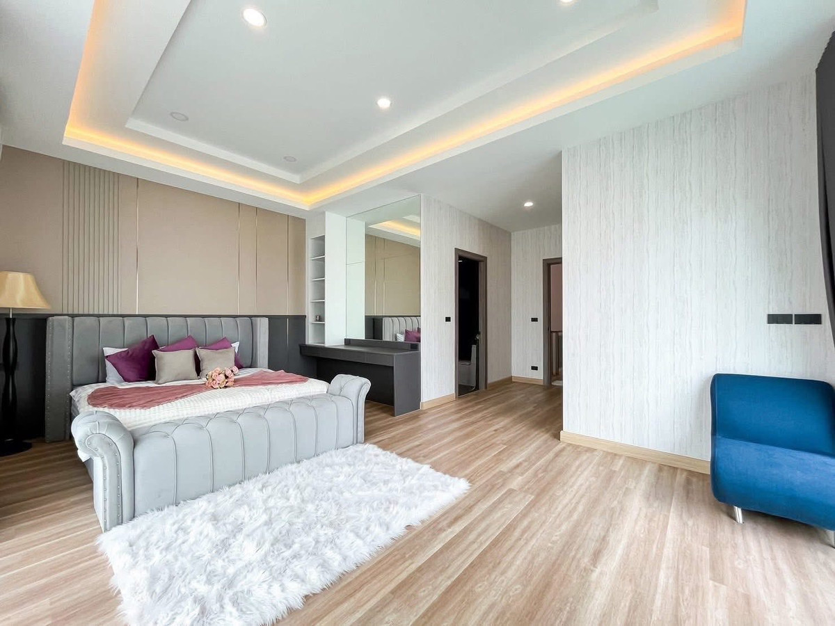 For SaleHousePattaya, Bangsaen, Chonburi : 🏡 Jin Village Land and House | Modern Luxury Pool Villa | เริ่มต้น 9.X – 1X.X ล้านบาท