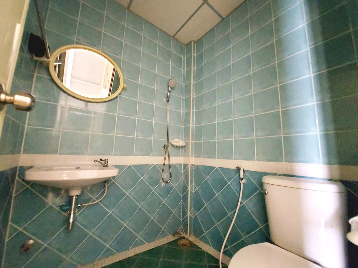 For SaleTownhomeNakhon Pathom : Corner townhouse for sale Pruksaphan Village, Lam Phaya, Nakhon Pathom, 20 sq m, 2 bedrooms, 2 bathrooms, near Central Nakhon Pathom, only 1.49 million baht.