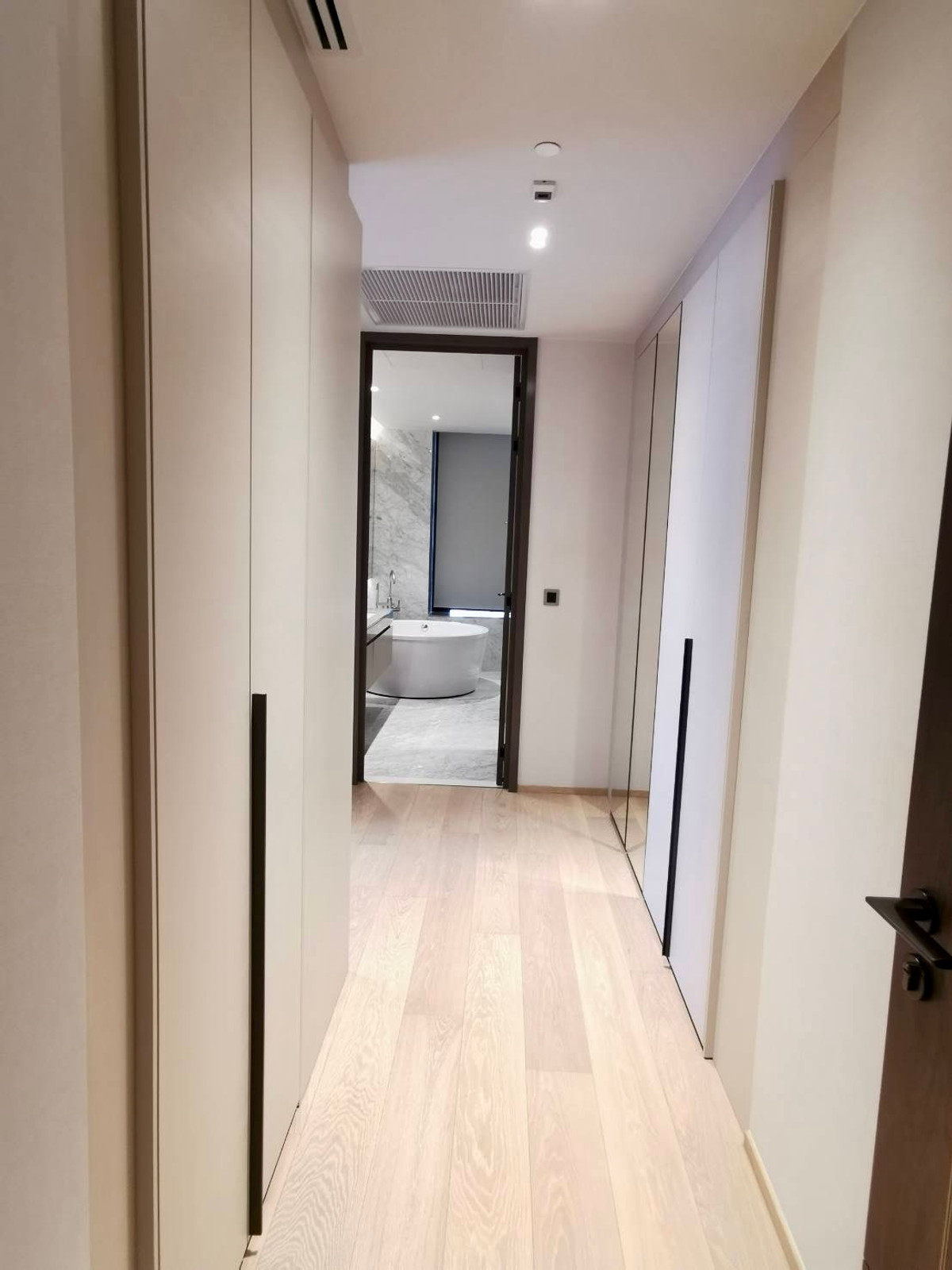 For SaleCondoWitthayu, Chidlom, Langsuan, Ploenchit : Tonson One Residence Penthouse: 3bed 3bath + maid 254.12sqm 158,000,000 Am: 0656199198