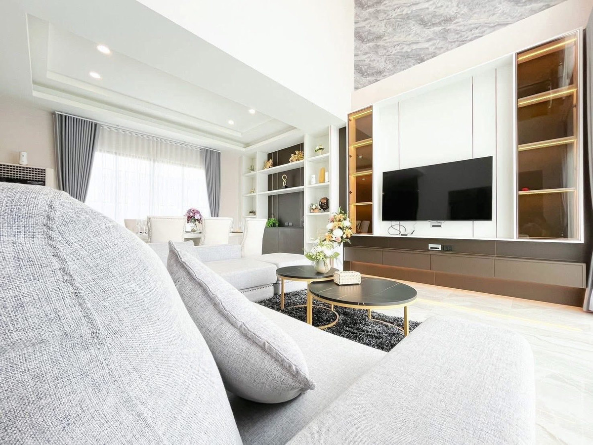 For SaleHousePattaya, Bangsaen, Chonburi : 🏡 Jin Village Land and House | Modern Luxury Pool Villa | เริ่มต้น 9.X – 1X.X ล้านบาท